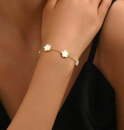 White five-leaf flower bracelet with 18k gold plating