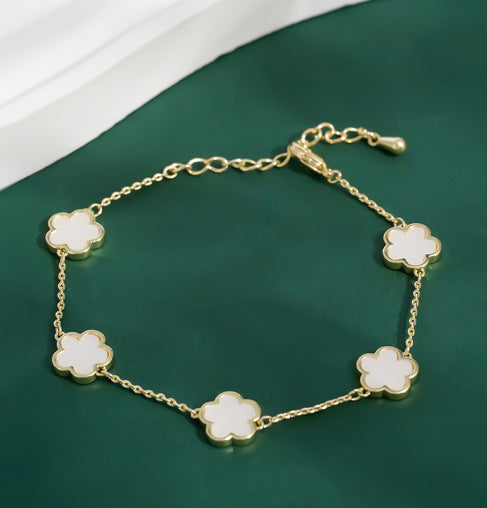 White five-leaf flower bracelet with 18k gold plating